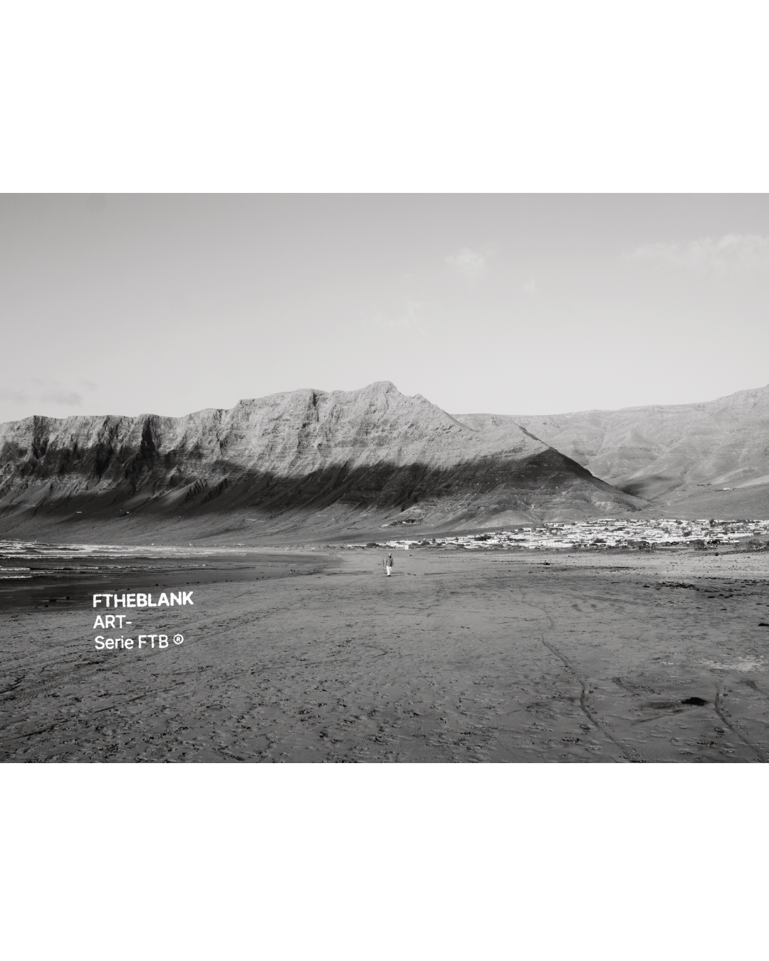 Lámina de Arte "LANZAROTE" - Serie FTB, Ilustración de Tinta Estilo Minimalista y Urbano